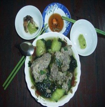 Món ngon miền Nam: Canh cua nấu rau tập tàng