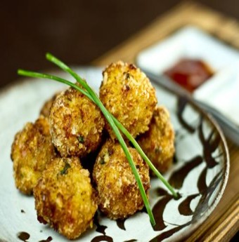 Tự làm chả tôm giòn tan 