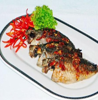 Cách làm món cá rô nướng hành, rau răm