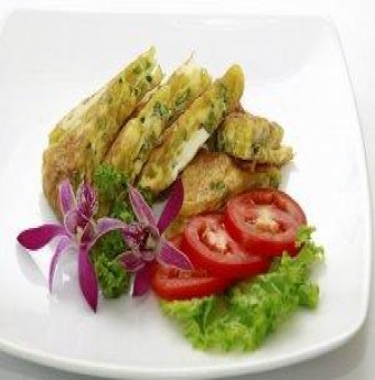 Làm món Trứng đúc cốm