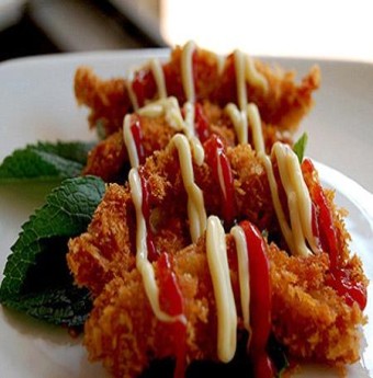 Món ngon hấp dẫn: thịt heo ướp rau thơm chiên xù