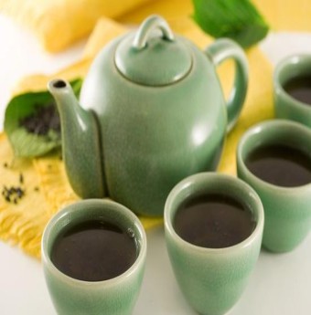 Súc miệng bằng nước trà đặc là tốt nhất