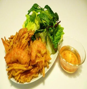 Làm bánh tôm khoai lang giòn tan
