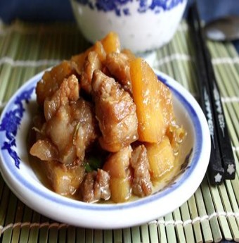 Thịt ba chỉ kho dứa ngọt đậm đà
