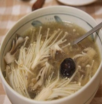 Canh ngon bổ dưỡng: Canh xương hầm nấm