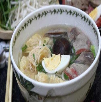 Chế biến món Mì hoành thánh Trung Quốc