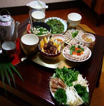 Quy tắc ứng xử trong mâm cơm người Việt - P1