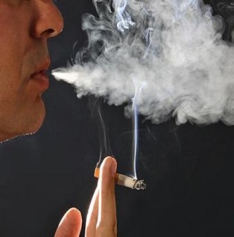 Rượu và thuốc lá làm tăng nguy cơ vô sinh ở nam giới