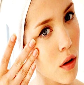 Vài mẹo nhỏ trị quầng thâm mắt