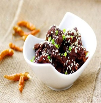 Thịt bò cay tẩm vừng
