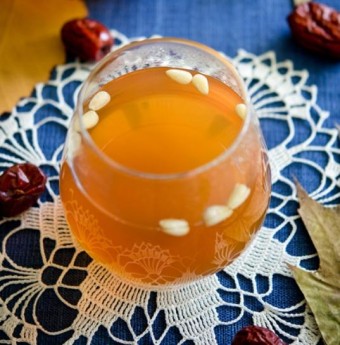 Trà táo đỏ cho ngày mưa lạnh