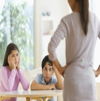 Bạn làm gì khi hai con đánh nhau "sứt đầu mẻ trán"?