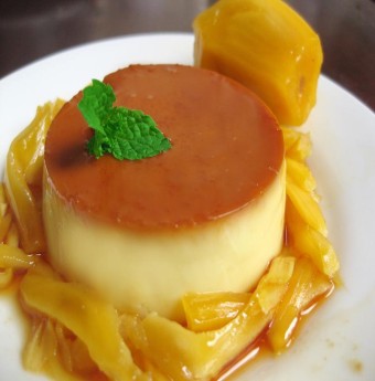 Trổ tài làm bánh flan ngày cuối tuần