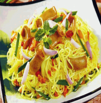 Cách làm món lòng heo xào nghệ - bún tươi