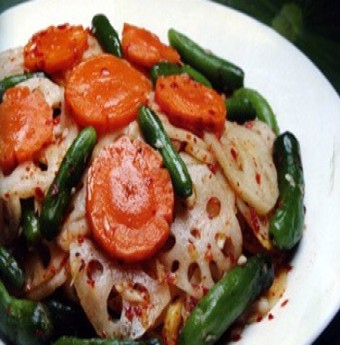 Cách làm món Kim chi ngó sen lạ miệng