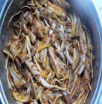 Món ngon cuối tuần: Cá cơm kho xơ mít