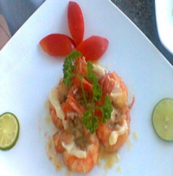Đầu tuần trổ tài món Tôm chiên xốt dứa