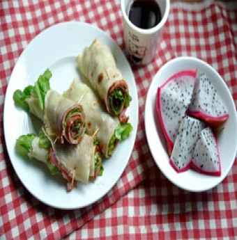 Cách làm món Bánh cuộn thịt hun khói