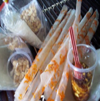 Về Tây Ninh thưởng thức Bánh tráng me