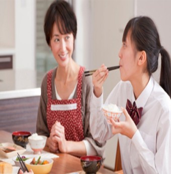 Học sinh ăn gì để tỉnh táo và nhớ bài lâu?