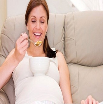 Mẹ bầu ăn gì để con thông minh?