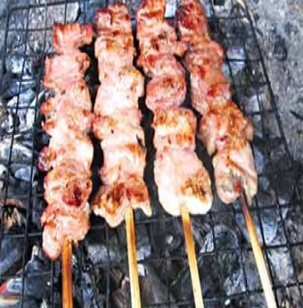 Lên Tam Đảo ăn lợn đồi nướng xiên