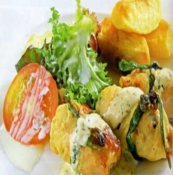 Gà cuộn nấm xốt Rosemary