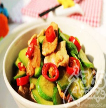 Dưa chuột xào thịt ba chỉ
