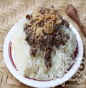 Bữa sáng ngon miệng với xôi pate dẻo thơm
