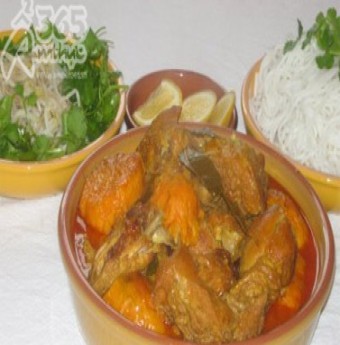 Gà nấu cà ri nước dừa