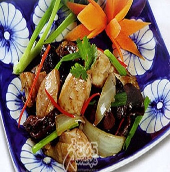 Gà xào hành nấm - món ngon cuối tuần