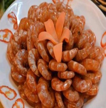 Tử vong nếu ăn tôm và uống vitamin C cùng lúc