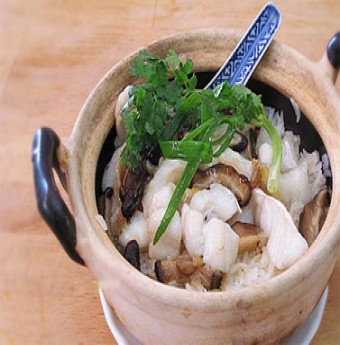 Cơm cá hấp nấm
