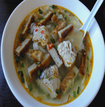 Ngon miệng bánh canh chả mực