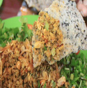 Hấp dẫn bánh đa xúc lươn băm