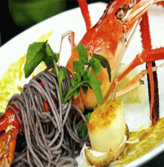 Bữa trưa lạ miệng với Tôm càng cuộn bún đen