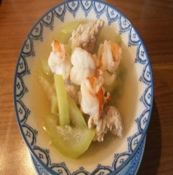 Canh bầu nấu tôm thịt