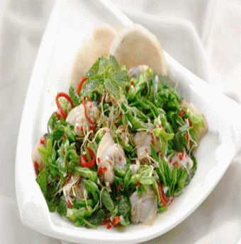 Lạ miệng với gỏi nghêu bông thiên lý