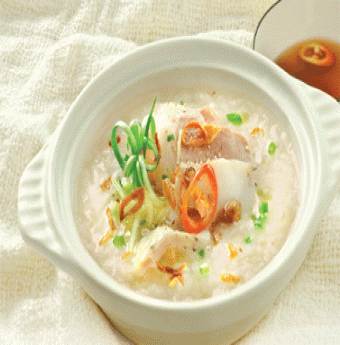 Cháo cá giò heo cho bữa sáng đầu tuần ngon miệng