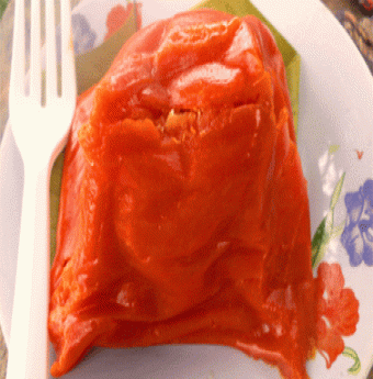Bánh giò gấc ngon lạ khó cưỡng