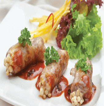 Bò cuộn nấm xốt tiêu