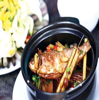 Về miền Trung thưởng thức cá ong mùa biển động