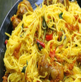 Bún vịt xào ngũ vị