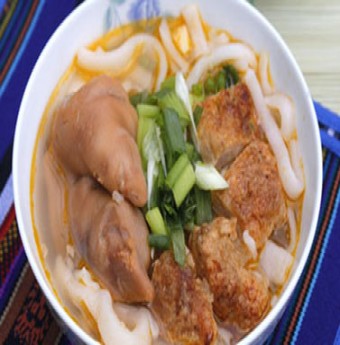 Bánh canh chả cá và giò heo