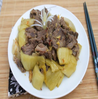 Thịt bắp bò trộn dưa cải chua