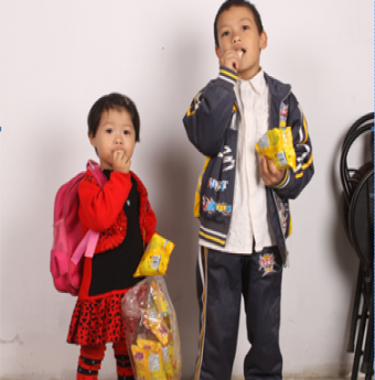 Mẹ nhốt bọn bim bim vào!