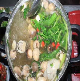 Ấm lòng lẩu nấm bò phố núi Pleiku