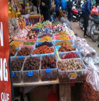 Thực phẩm Tết tràn lan Phố cổ tiềm ẩn nguy cơ ung thư
