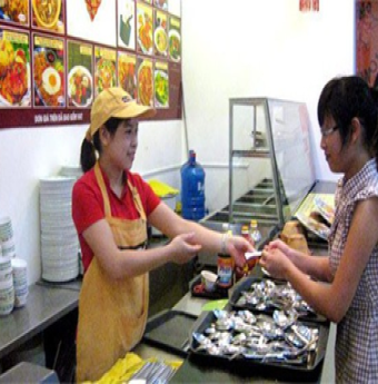 Cơm văn phòng "lao đao" thời bão giá
