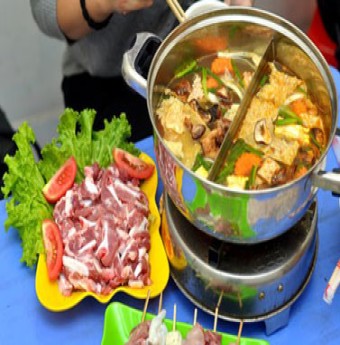 Qua "Anh Em Quán" khám phá lẩu xiên